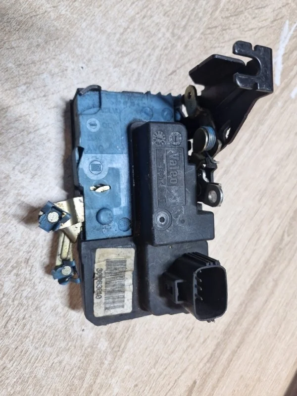 Замок двери Volvo S60 2005