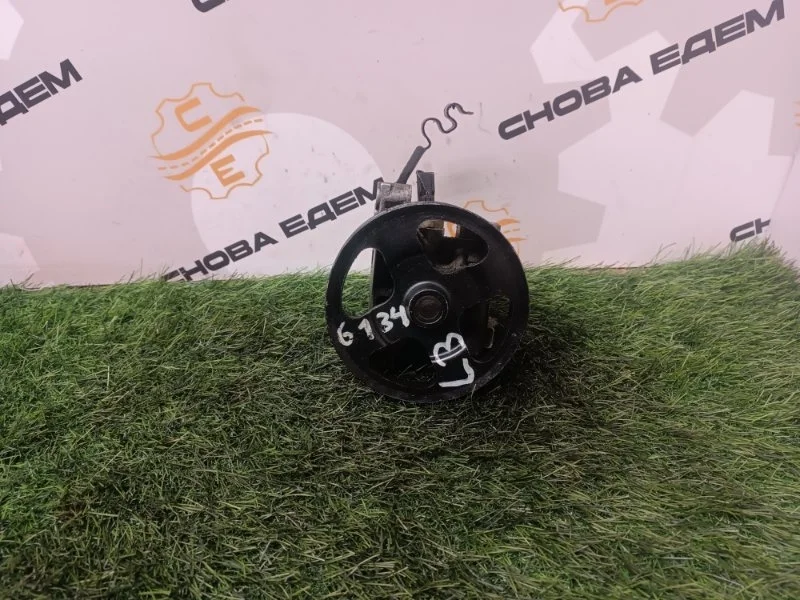 Насос гидроусилителя руля Mazda 3 2009 GL6E32650F L3-VDT