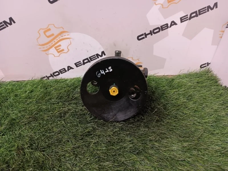 Насос гидроусилителя руля Hyundai Santa Fe 2009 5710038100 G4JS 2.4