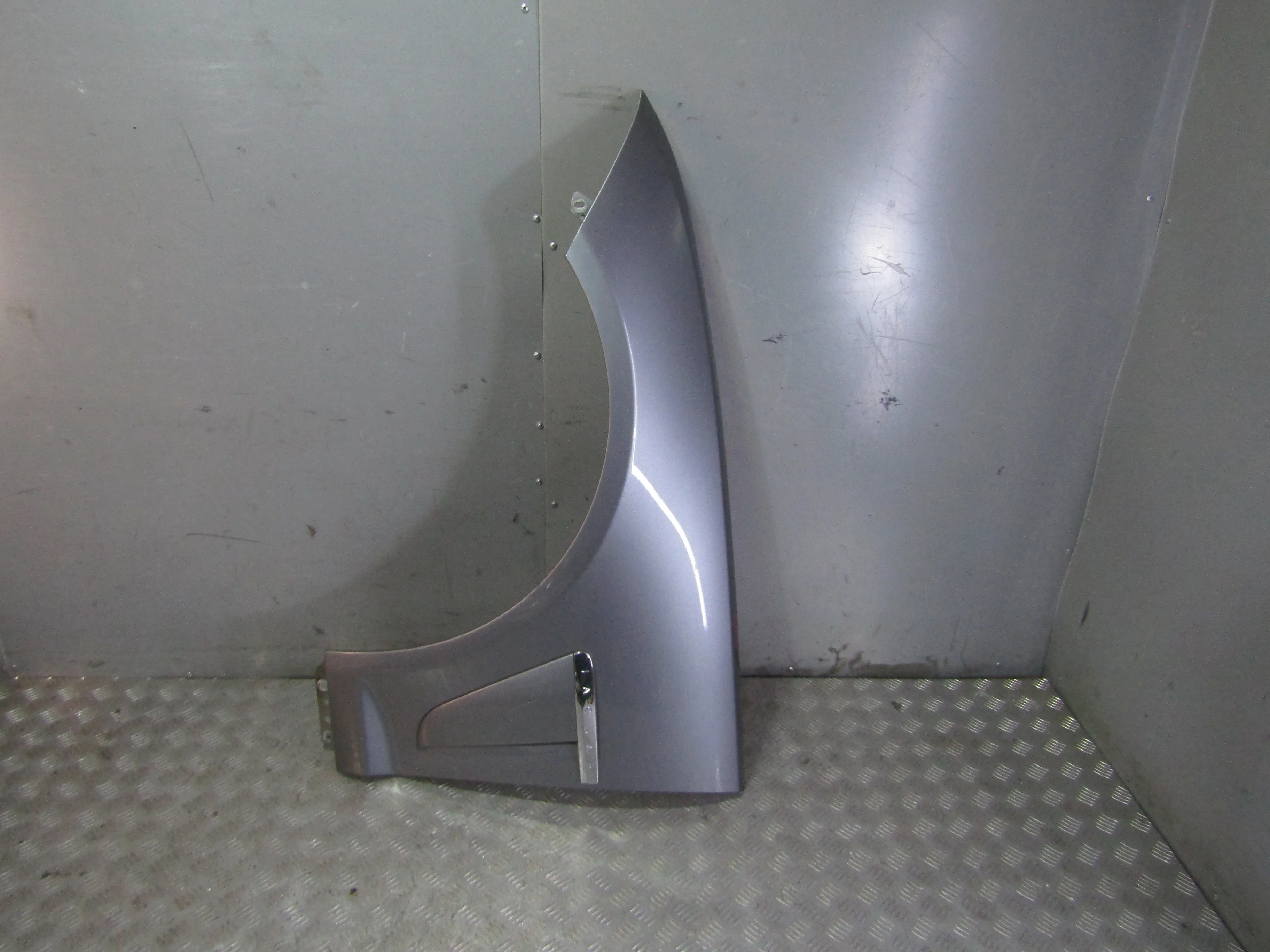 Крыло переднее левое JAGUAR XF I рестайлинг (2011