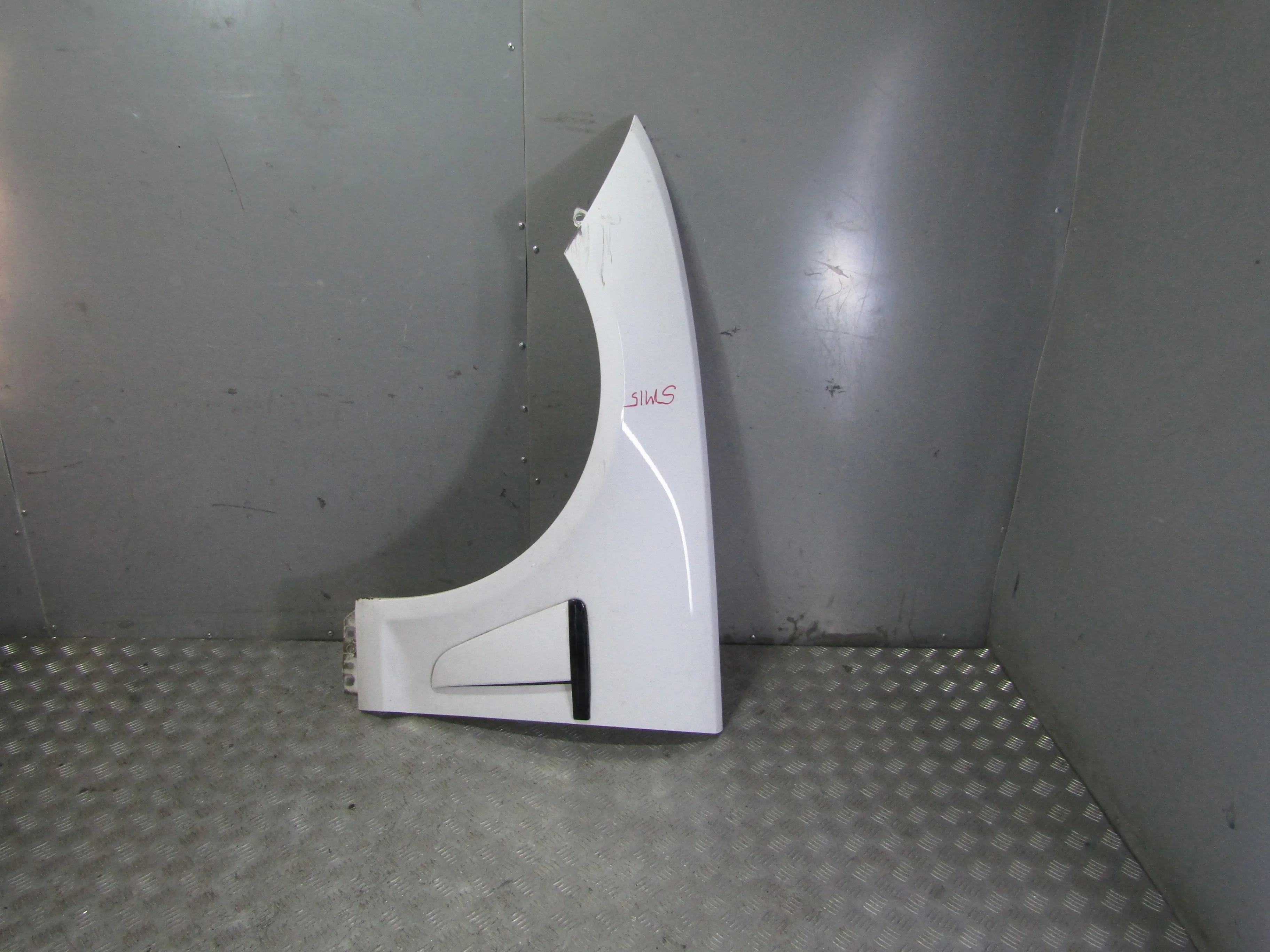 Крыло переднее левое JAGUAR XF I рестайлинг (2011