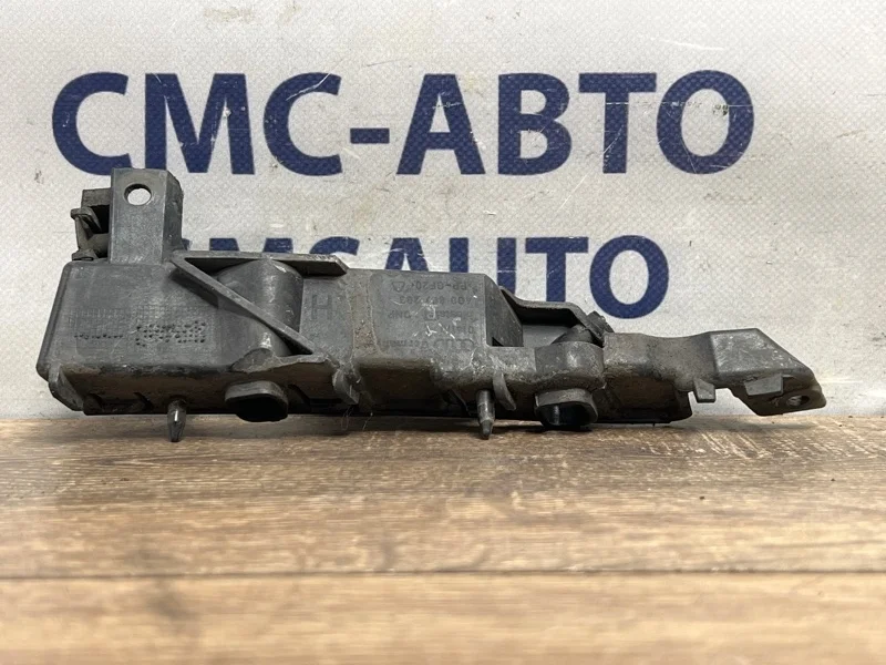 Кронштейн бампера Audi A6 2014 4G0807283 C7 2.0T CDN, передний левый