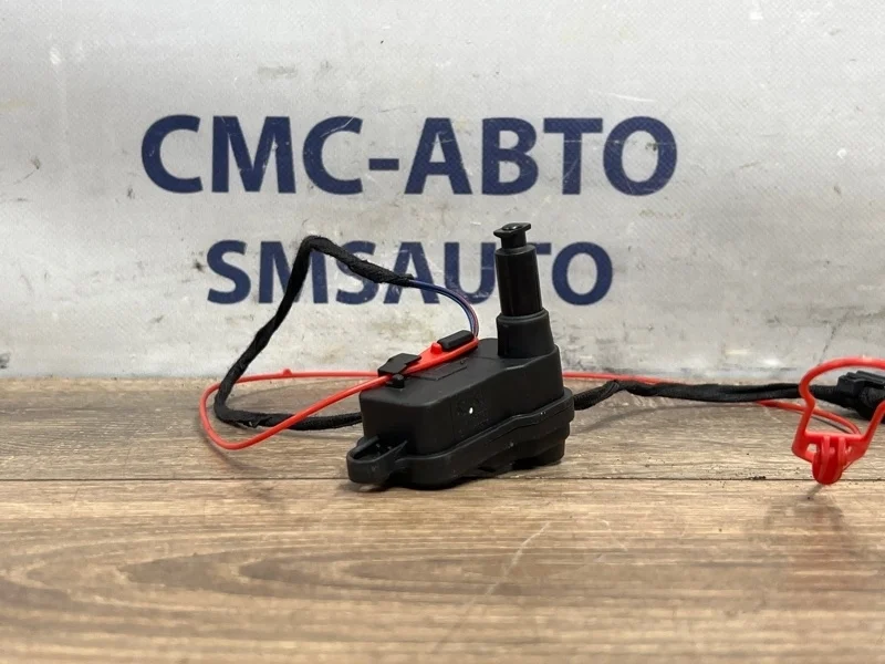Замок лючка бензобака Audi A6 2014 4L0862153D C7 2.0T CDN