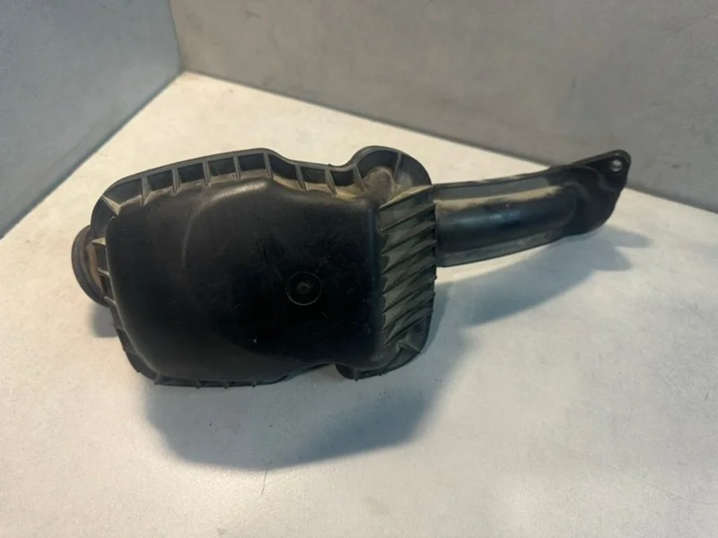 Резонатор воздушного фильтра Volvo XC60 2012