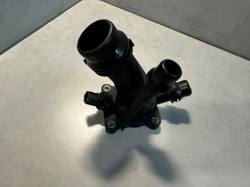 Корпус термостата Volvo XC60 2012