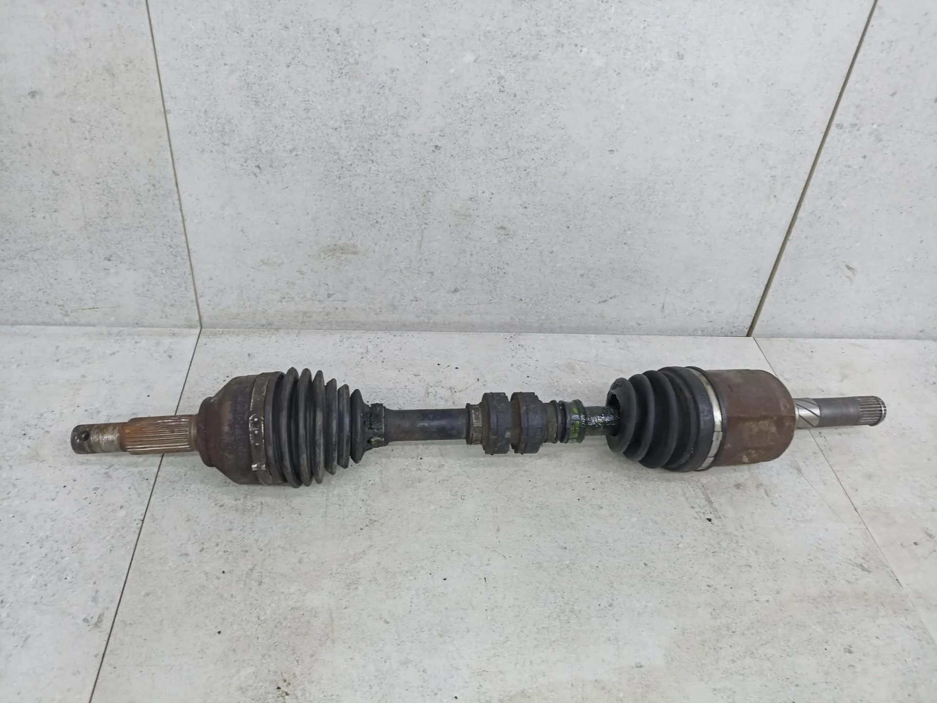 Полуось передняя левая Nissan X-Trail T31 2010