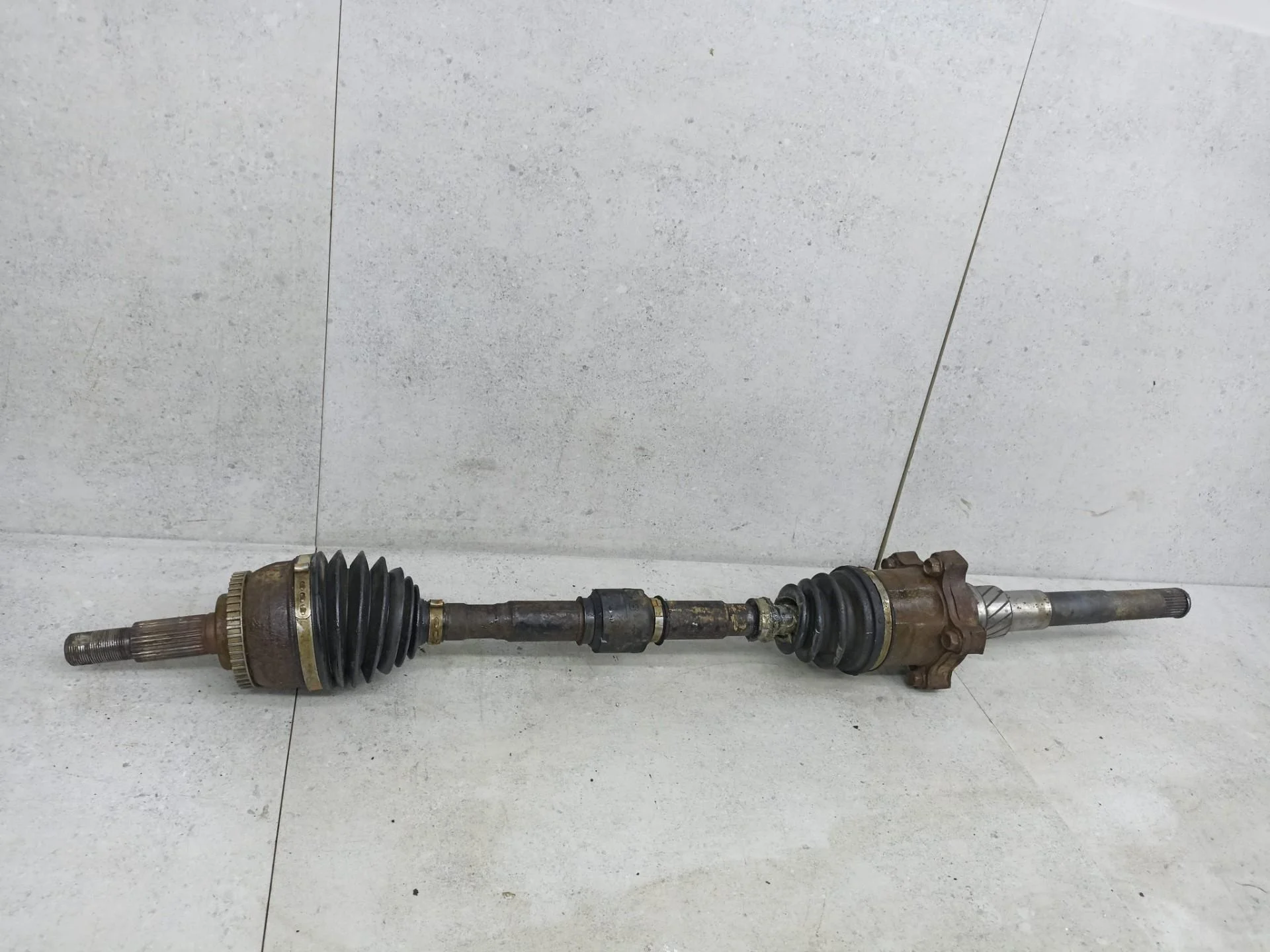 Полуось передняя правая Nissan X-Trail T30 рест.