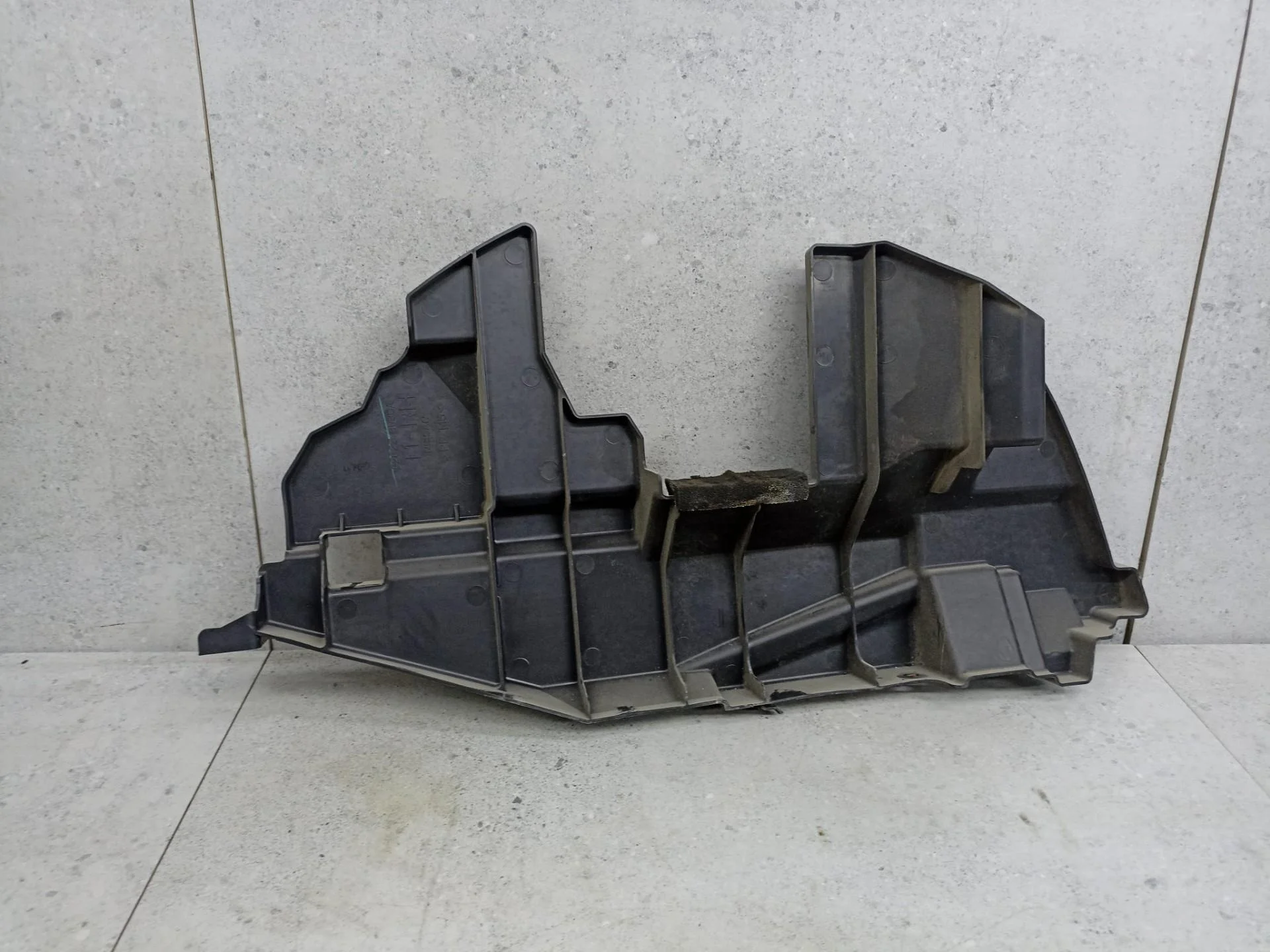 Воздуховод (дефлектор) радиатора правый Nissan T31