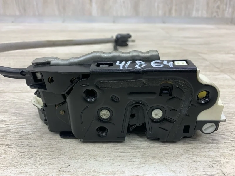 Замок двери Volkswagen Tiguan 2009 5N0839015D КРОССОВЕР CBAB, задний левый