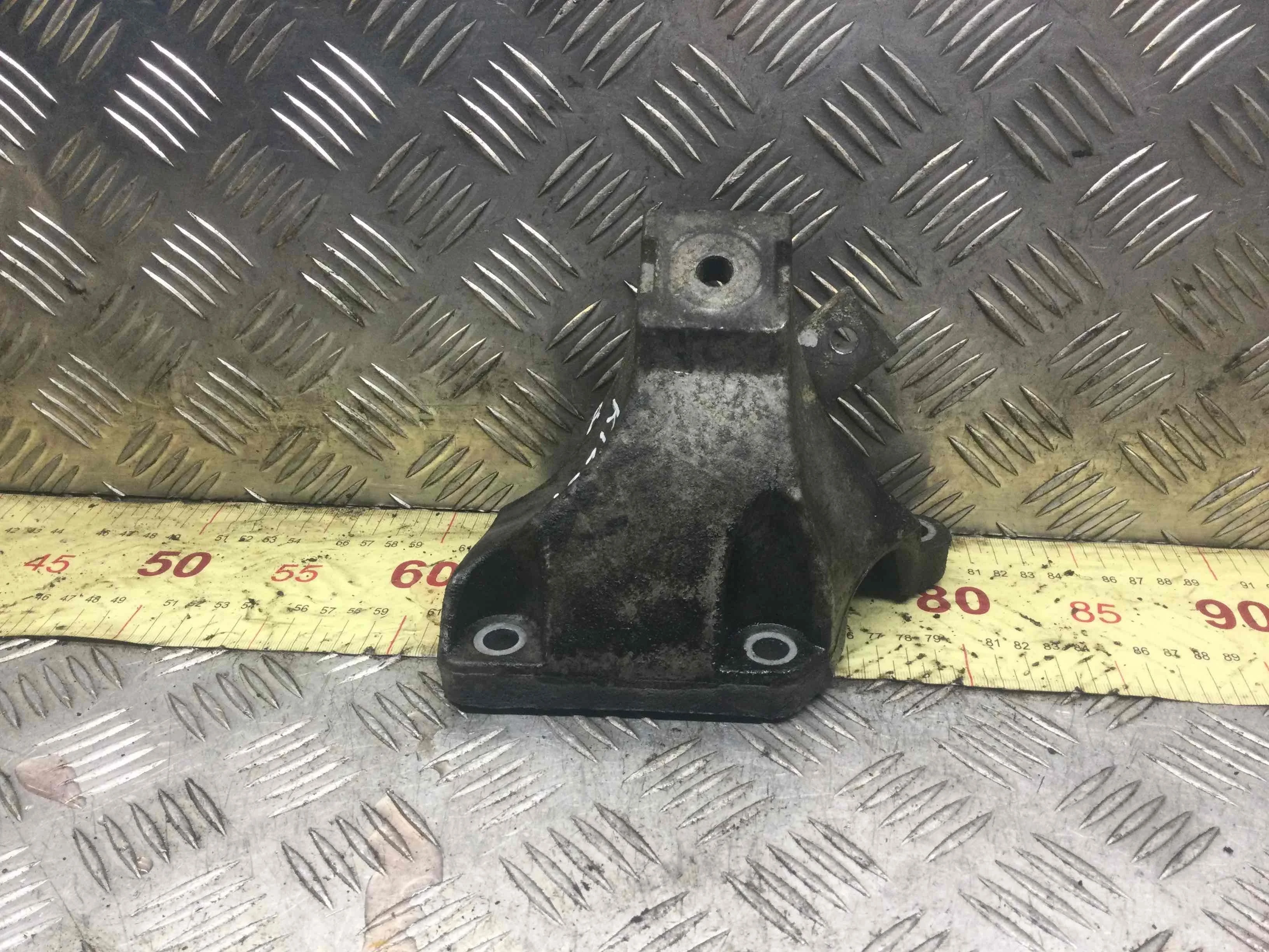 Кронштейн двигателя Audi A6 C6/4F (2004-2008) дизель 3.0 TDI Автомат