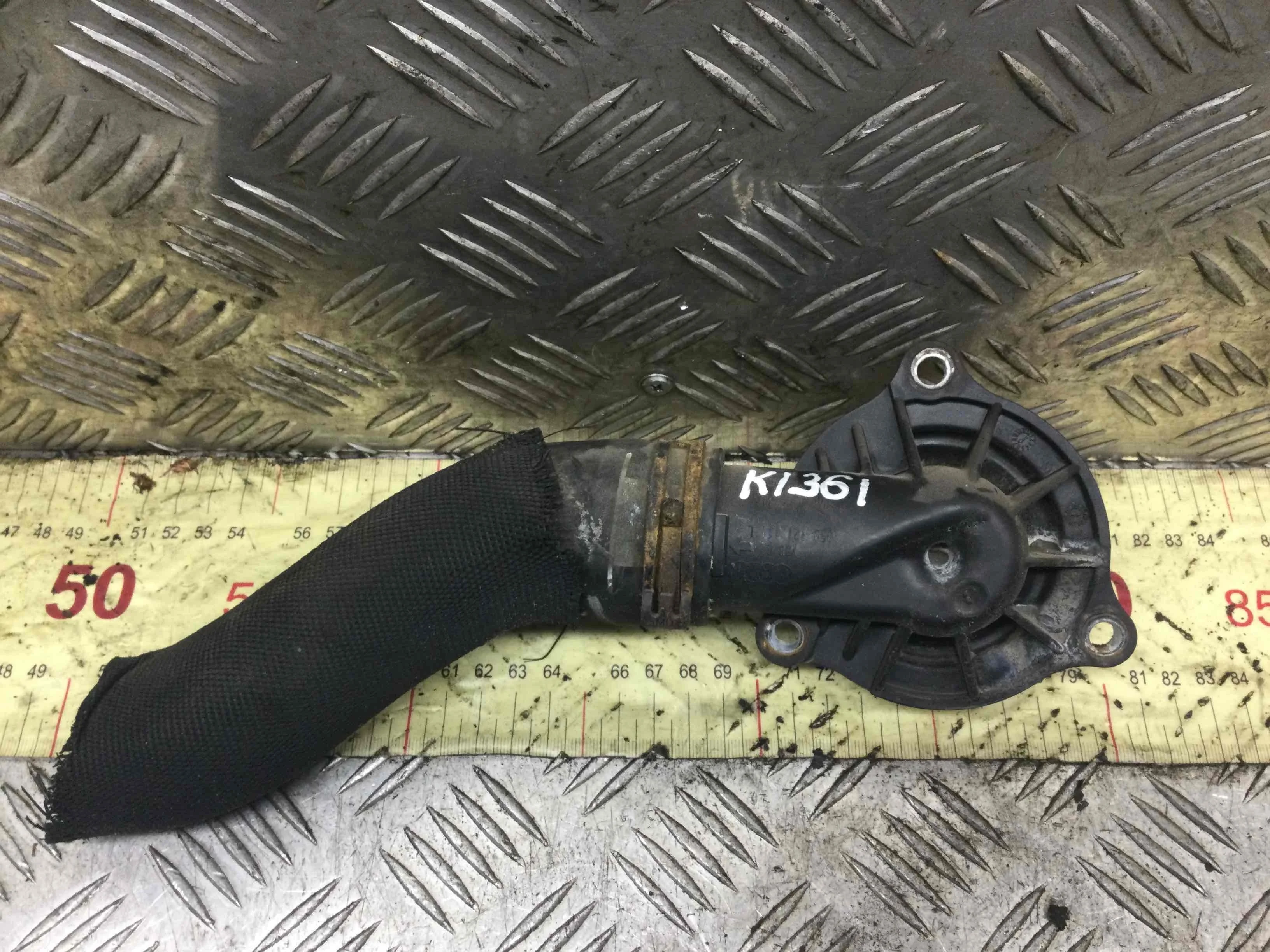 Корпус термостата Audi A6 C6/4F (2004-2008) дизель 3.0 TDI Автомат Универсал