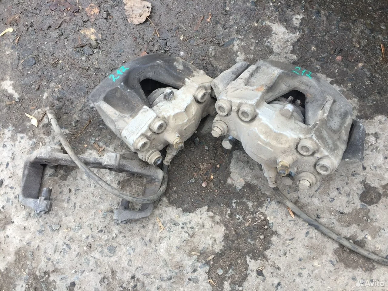 Суппорт передний мерседес w212 w204 a2044212381