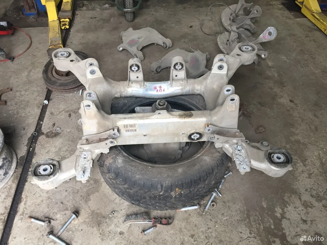 Подрамник задний бмв ф10 ф07 ф12 ф06 33316799103