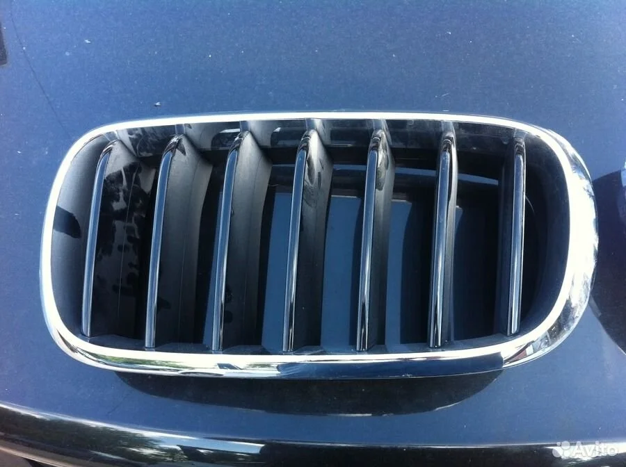 Решетка радиатора левая для бмв х6 ф16 51137373689