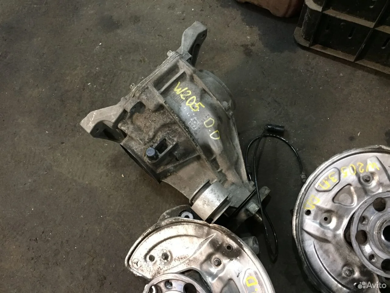 Редуктор задний мерседес w205 a2053505200 2.47