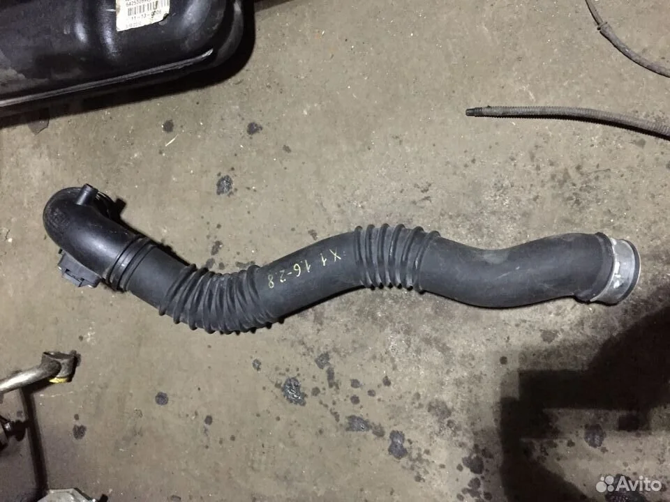 Патрубок интеркулера бмв х1 е84 н20 13717607941