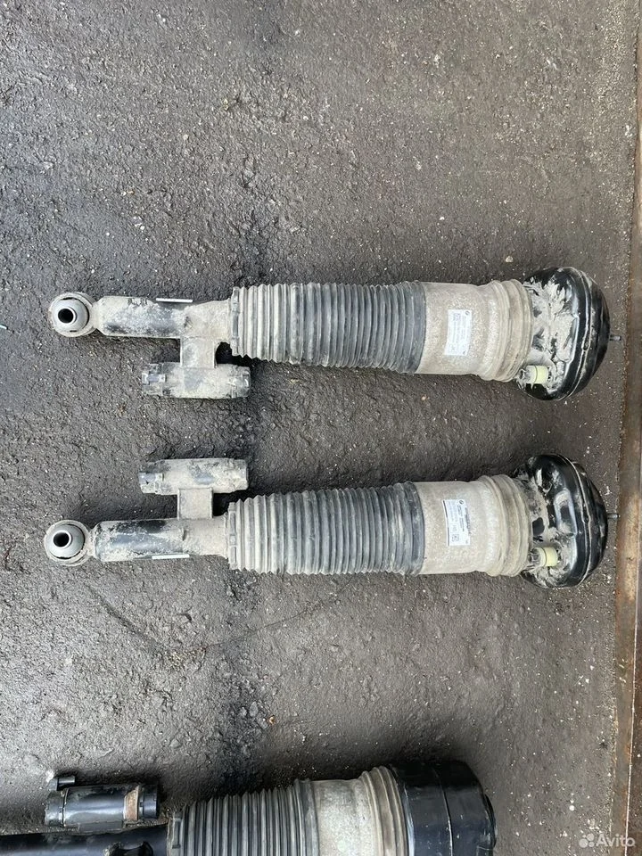 Амортизатор задний бмв г11 г12 37106874594