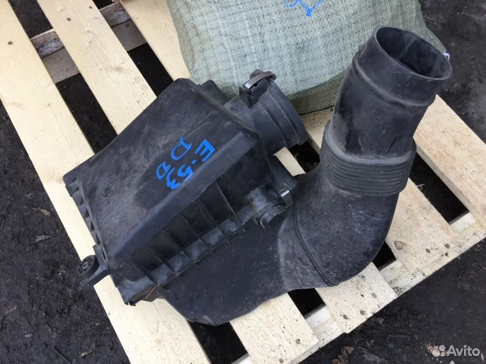 Корпус воздушного фильтра бмв х5 е53 13717526411