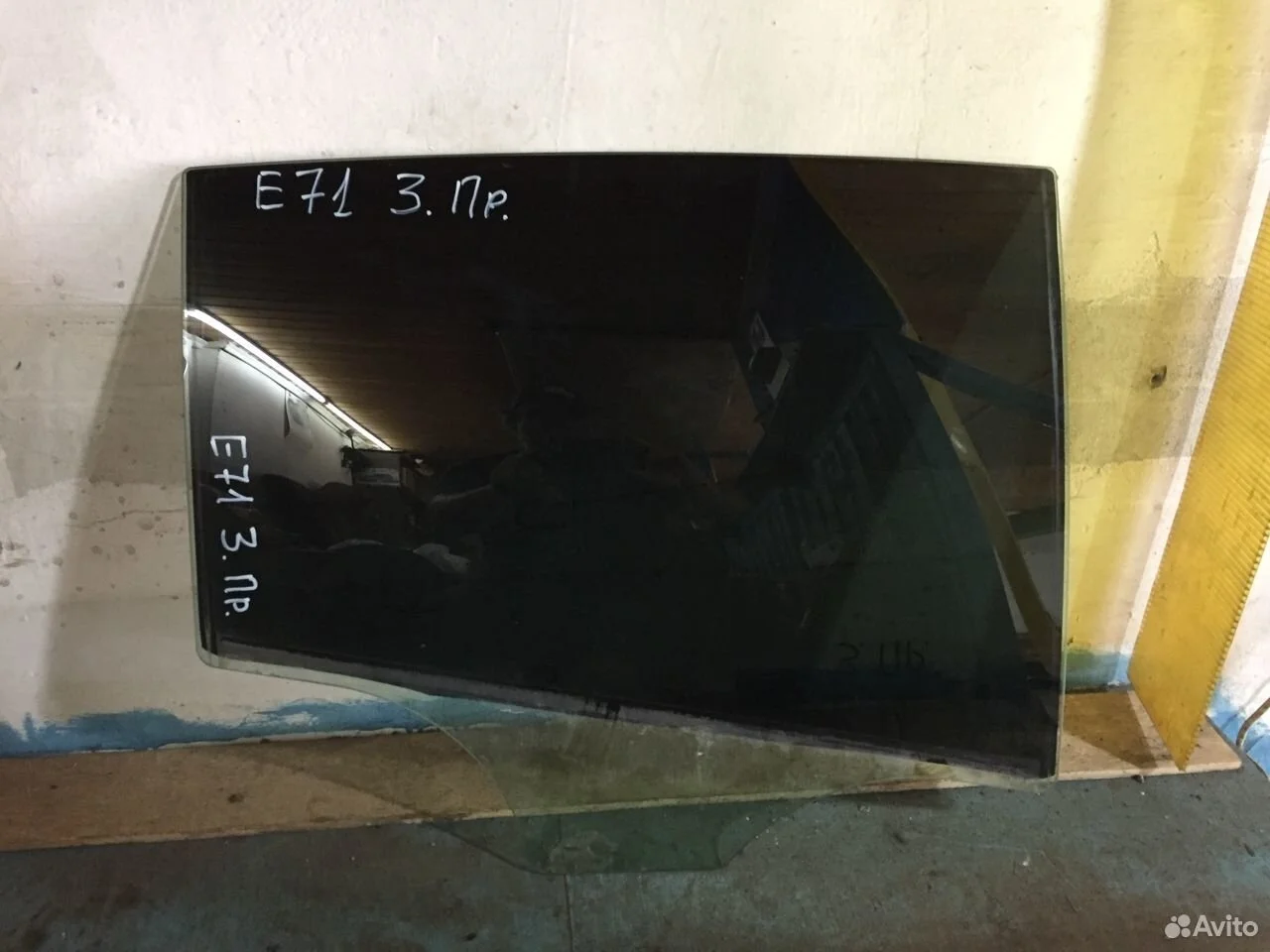 Стекло двери заднее правое бмв е71 51357179604