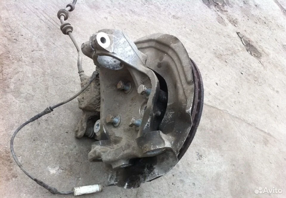 Кулак передний для бмв е81 е87 е90 31216793923