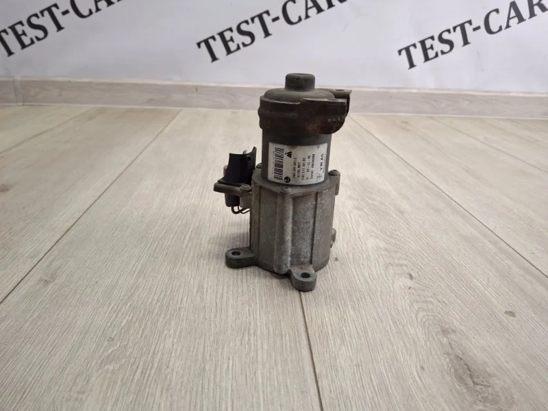 Моторчик блокировки межосевого дифференциала VW Touareg 1 2003-2010 7L