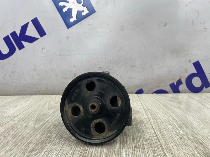 Насос гидроусилителя руля FORD FOCUS 2 2007г