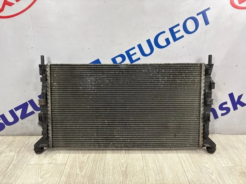 Радиатор двс VOLVO V50 2008