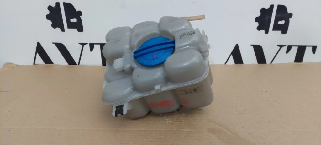 Бачок расширительный Volkswagen Touareg FL CRCA