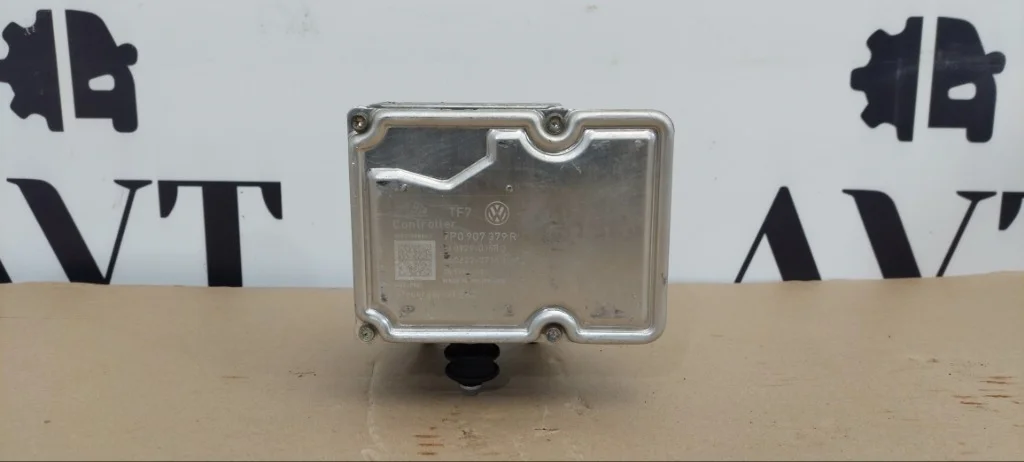 Блок ABS Volkswagen Touareg FL CRCA CRC