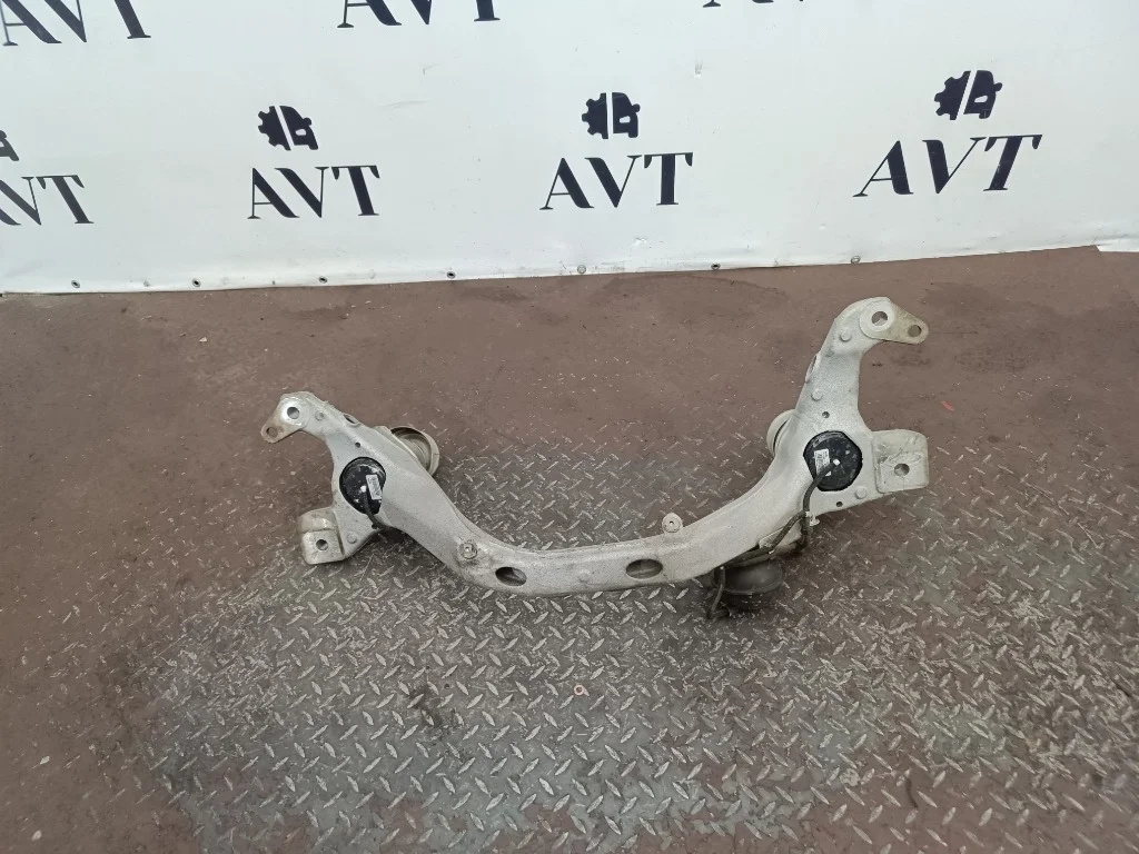 Балка двигателя Volkswagen Touareg FL CRCA CRC