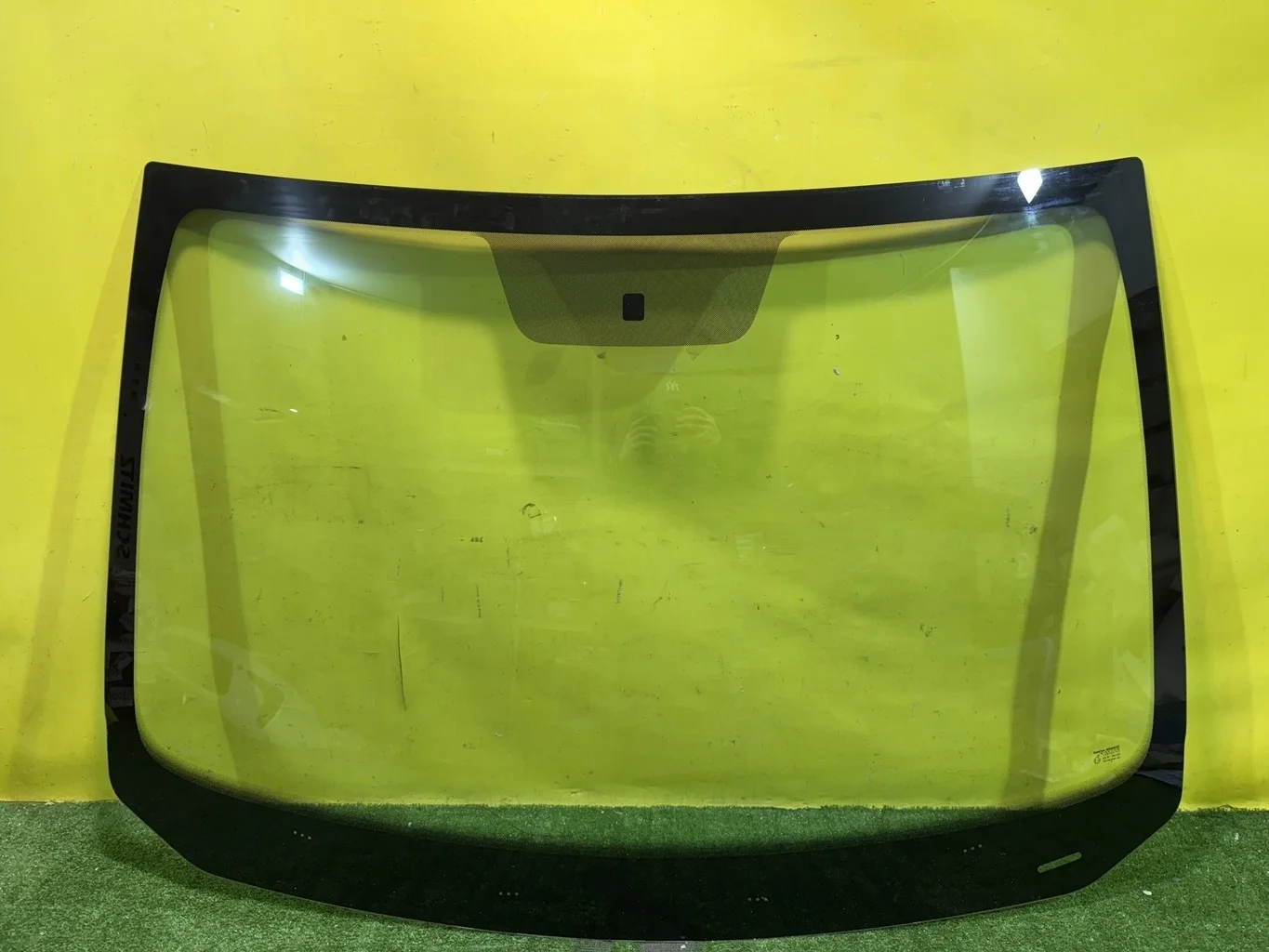 Стекло лобовое (ветровое)  Renault Logan II 2014 727124976R 40894