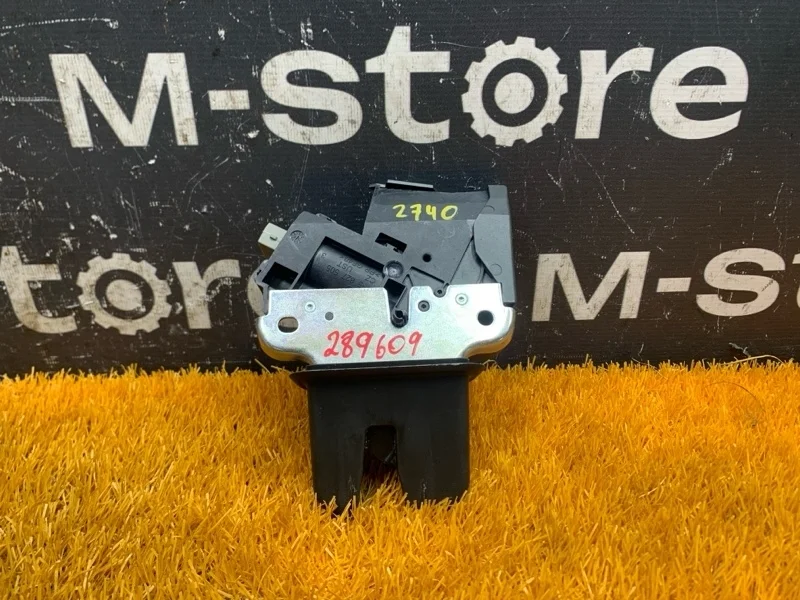 Замок багажника Audi A6 2009 4F5827505D C6/4F CCEA