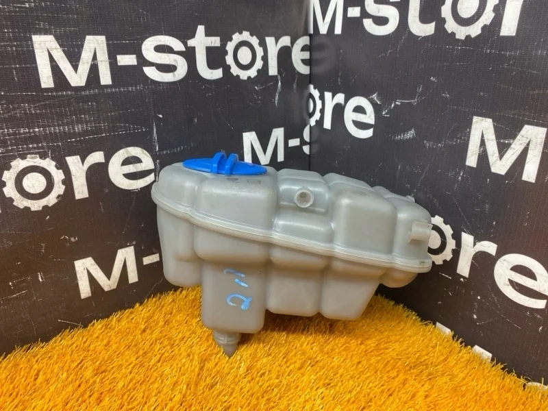 Бачок расширительный Audi A6 2011 4G0121403D C7/4G CHVA