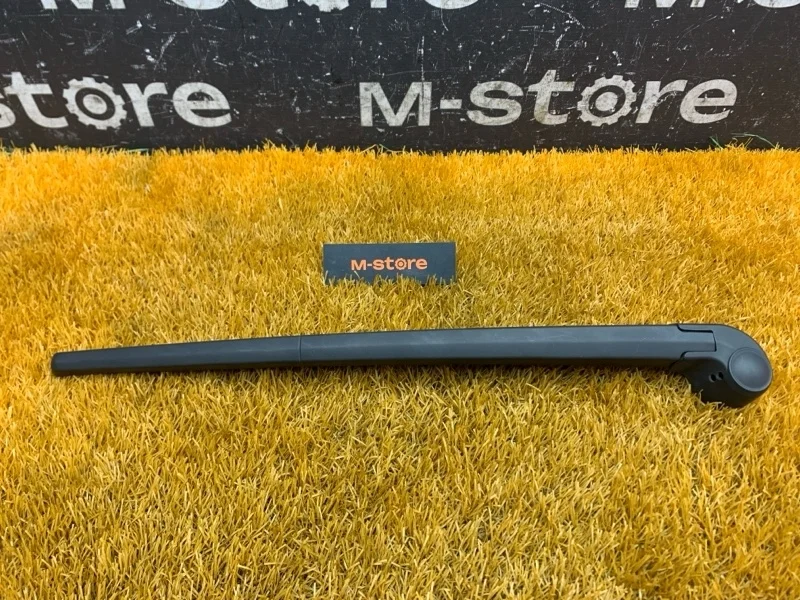 Поводок стеклоочистителя Audi A3 2011 8E9955407C 8P CAXC, задний