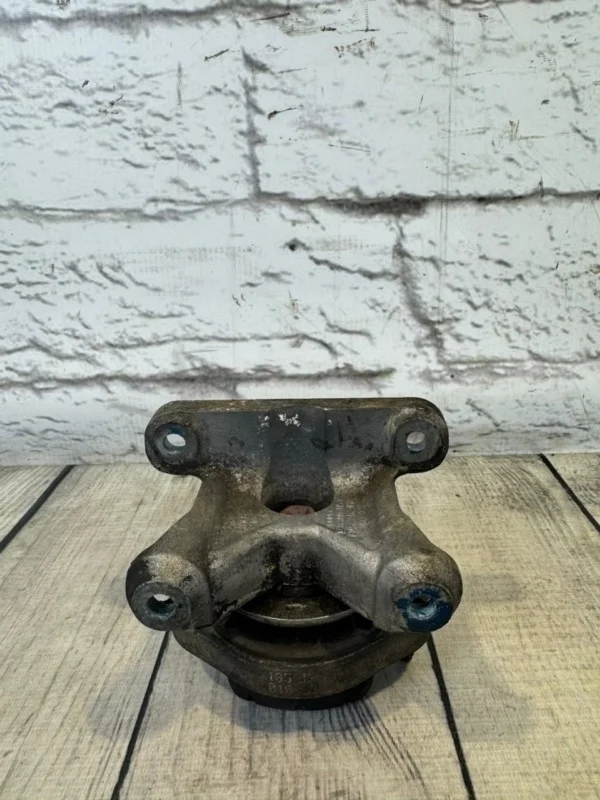 Опора кпп Audi A4 B7