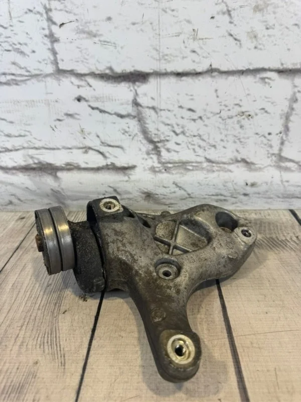 Кронштейн кондиционера Audi a1