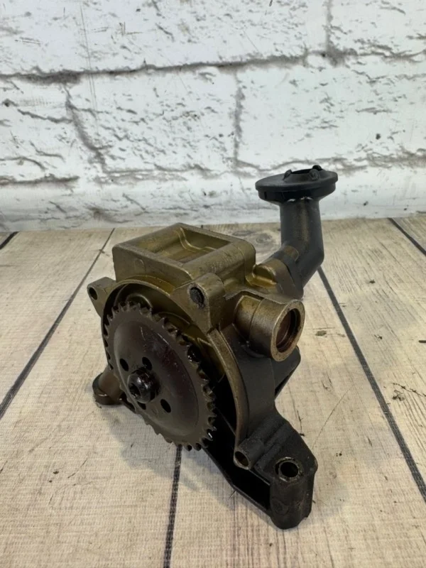 Масляный насос Skoda Fabia 2