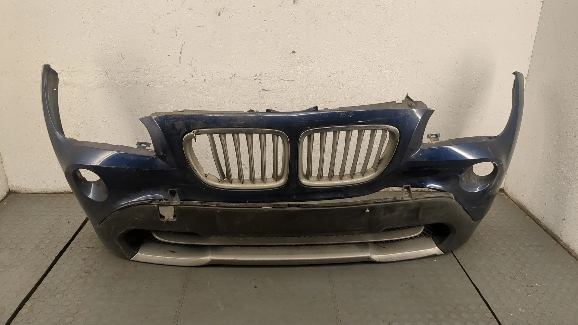 Бампер BMW X1 (E84) 2009-2015 КПП автомат 4х4 (АКПП) N47D20D Дизель 2 л Турбо