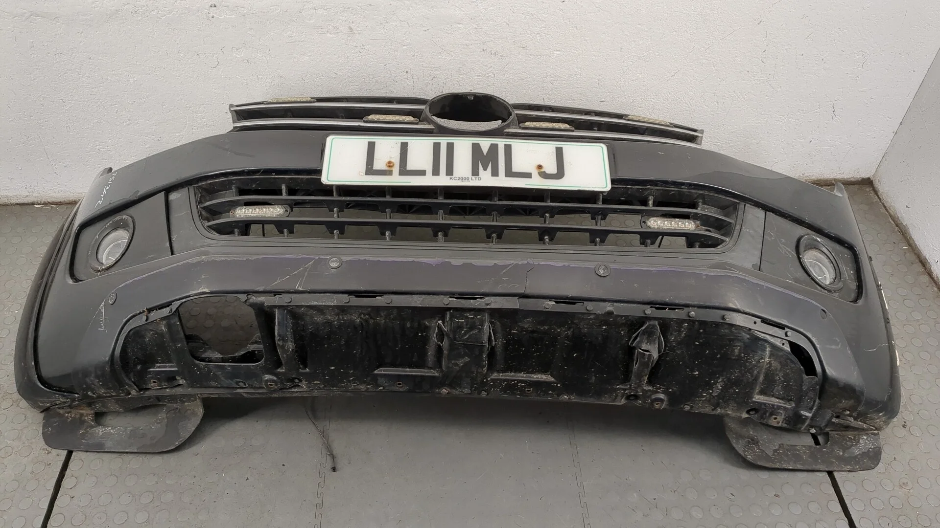 Бампер Volkswagen Amarok 2010-2025 КПП 6-ст.мех 4х4 (МКПП) CDCA Дизель 2 л TDI