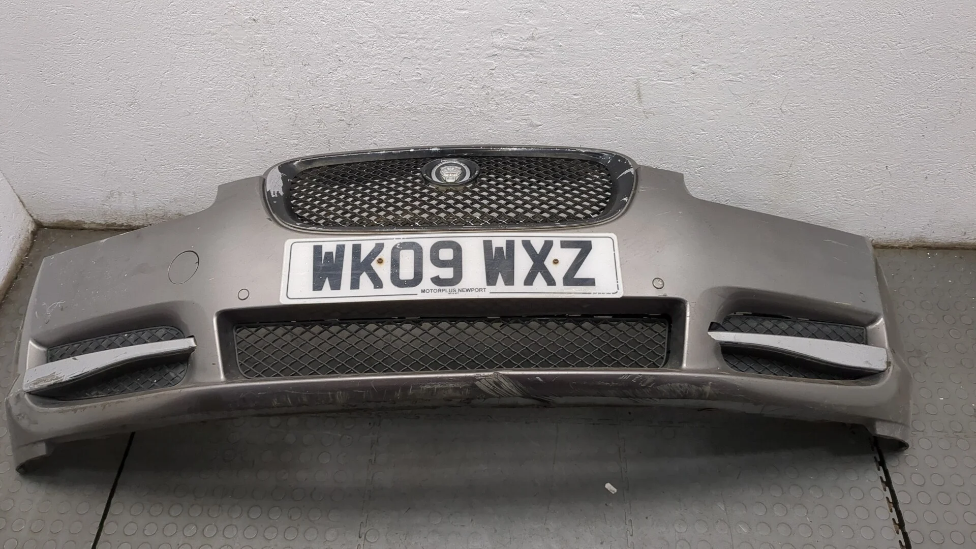 Бампер Jaguar XF 2007-2015 КПП автомат (АКПП) AJD Дизель 2.7 л Турбо