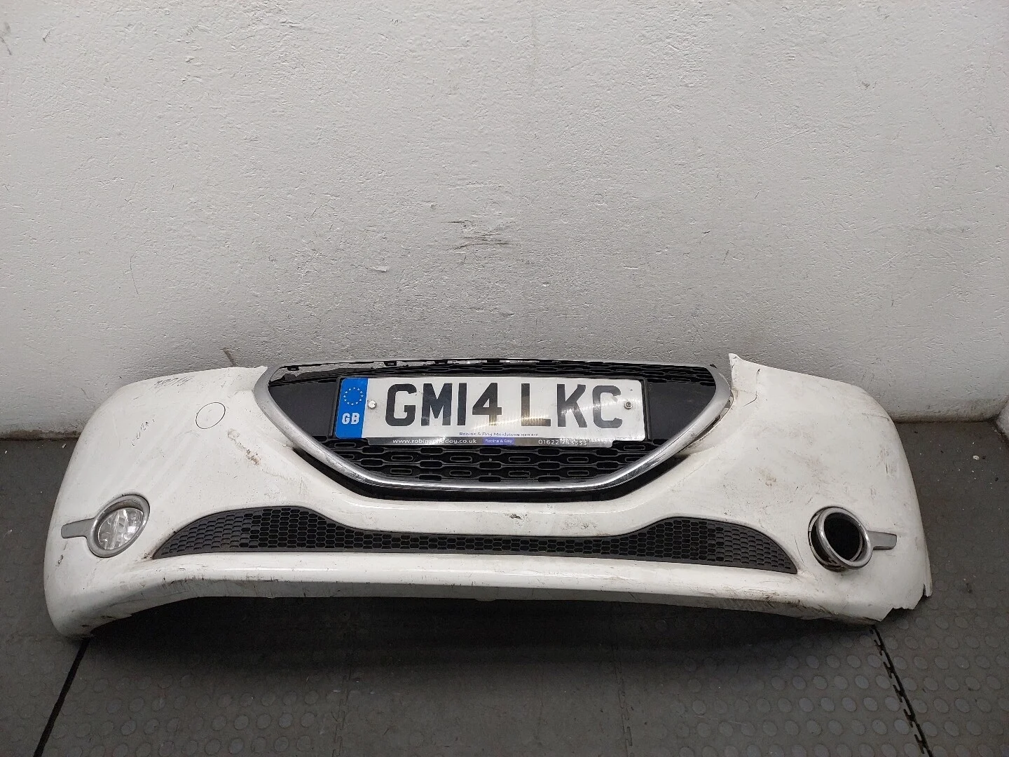 Бампер Peugeot 208 2012-2019 КПП 5-ст.мех.(МКПП) ZMZ Бензин 1 л Инжектор