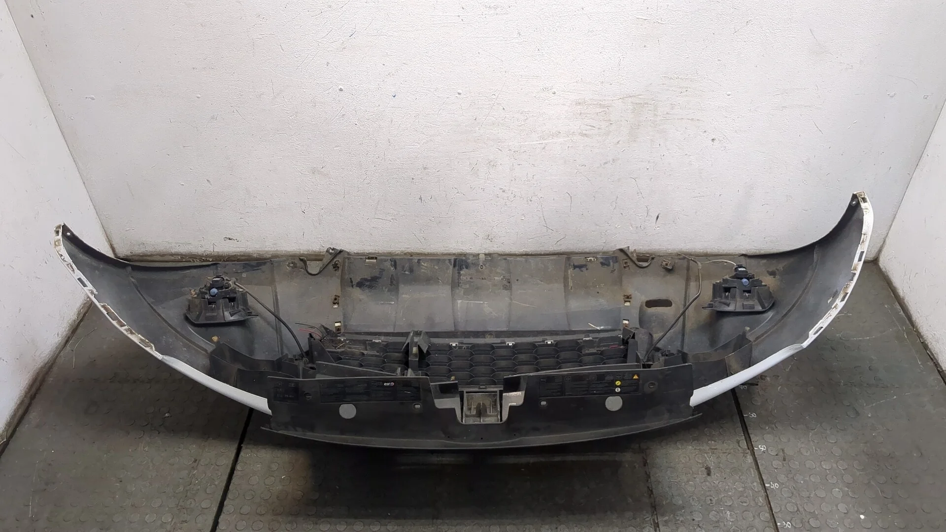 Бампер Dacia Duster 2010-2017 КПП 6-ст.мех 4х4 (МКПП) K9K 856, K9K 858 Дизель 1.5 л DCI