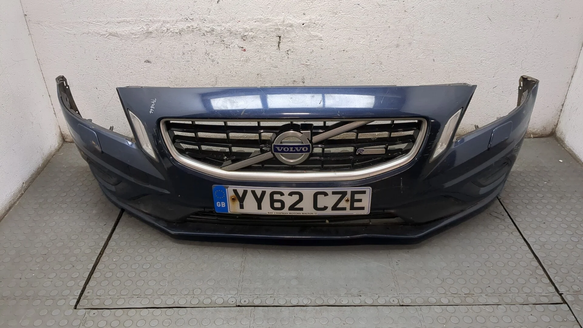 Бампер Volvo V60 2010-2018 КПП 6-ст.мех.(МКПП) D5204T3 Дизель 2 л Турбо