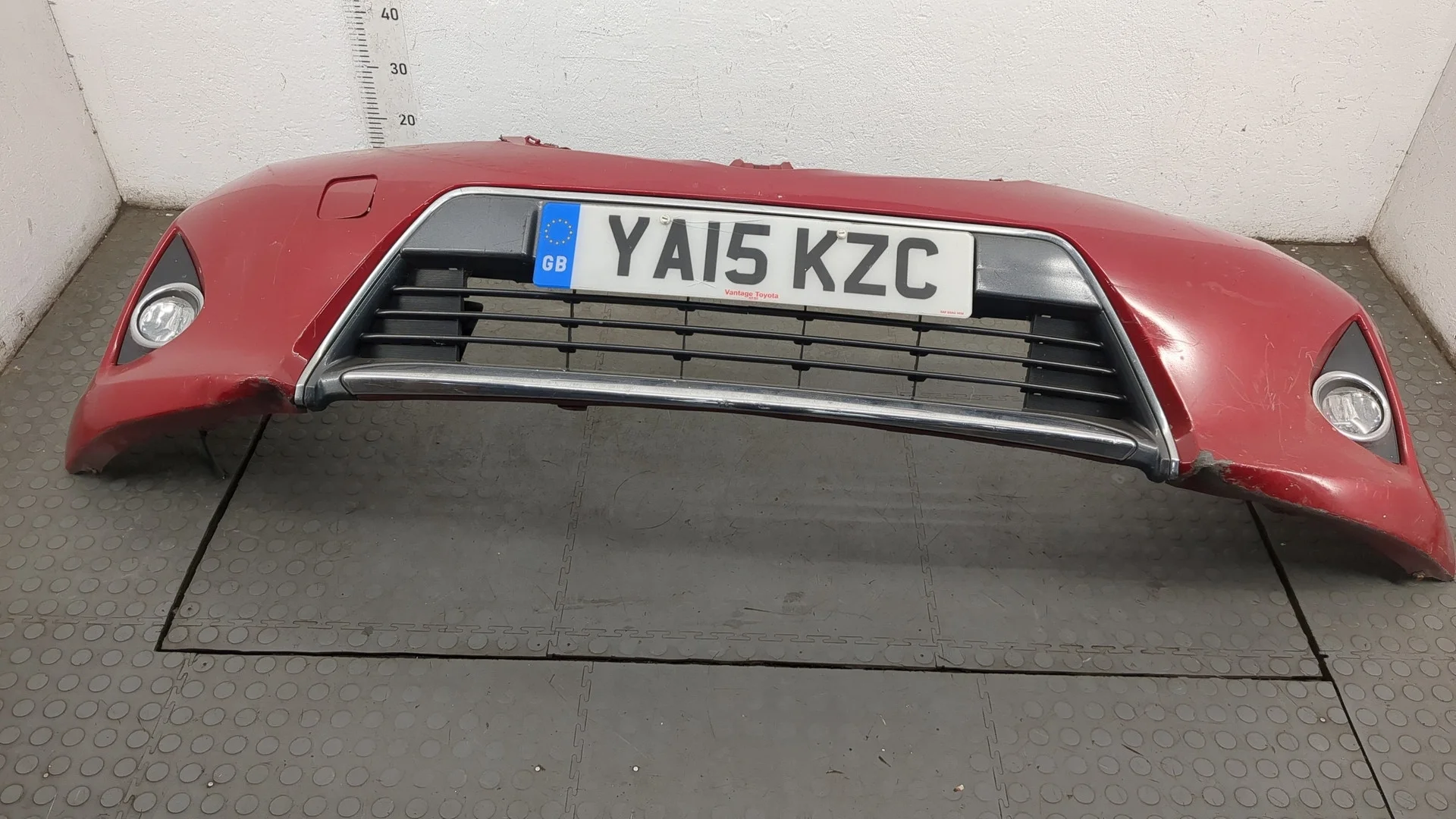 Бампер Toyota Auris E18 2012-2018 КПП вариатор 2ZRFE Гибридный 1.8 л Инжектор