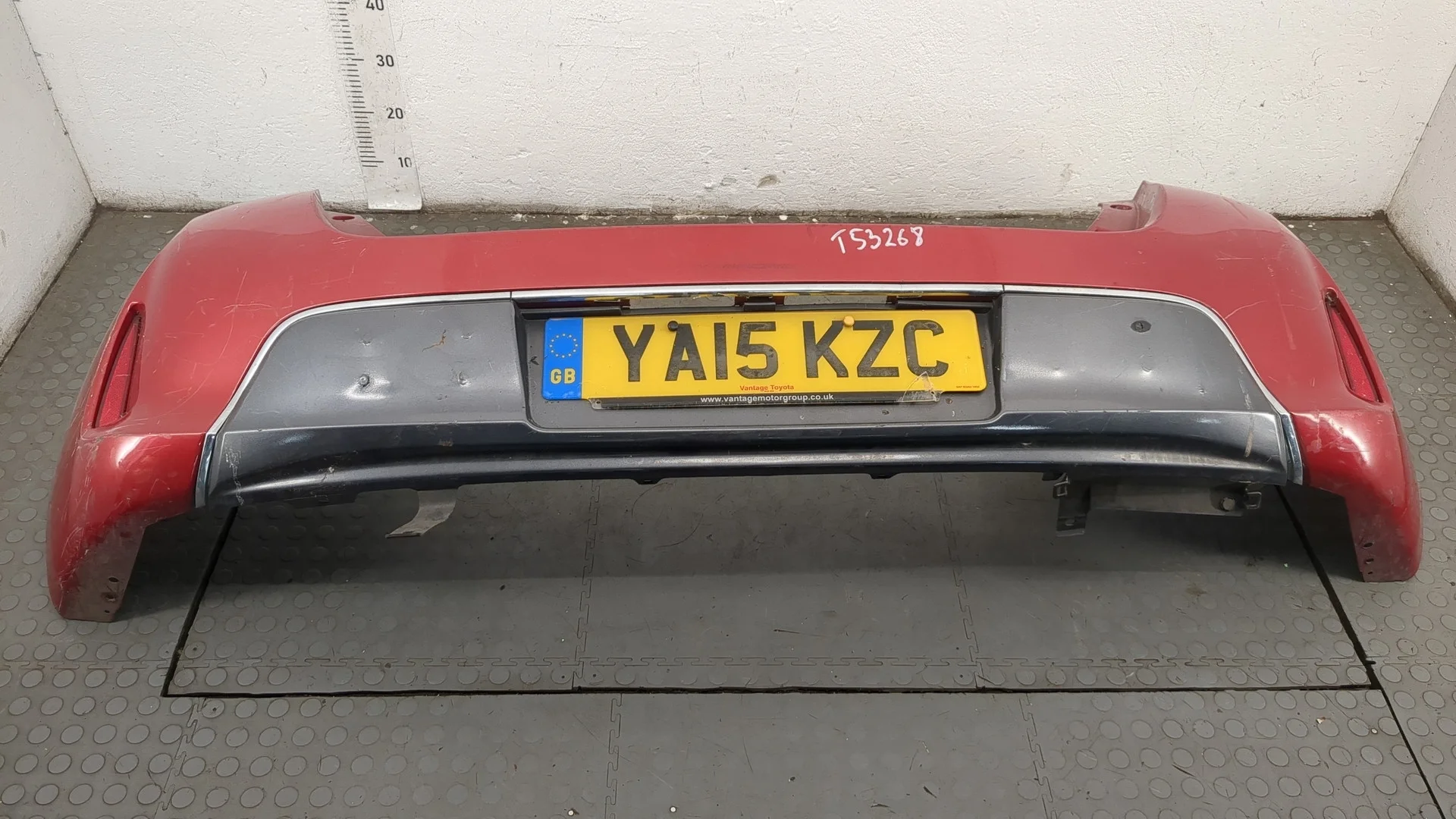 Бампер Toyota Auris E18 2012-2018 КПП вариатор 2ZRFE Гибридный 1.8 л Инжектор