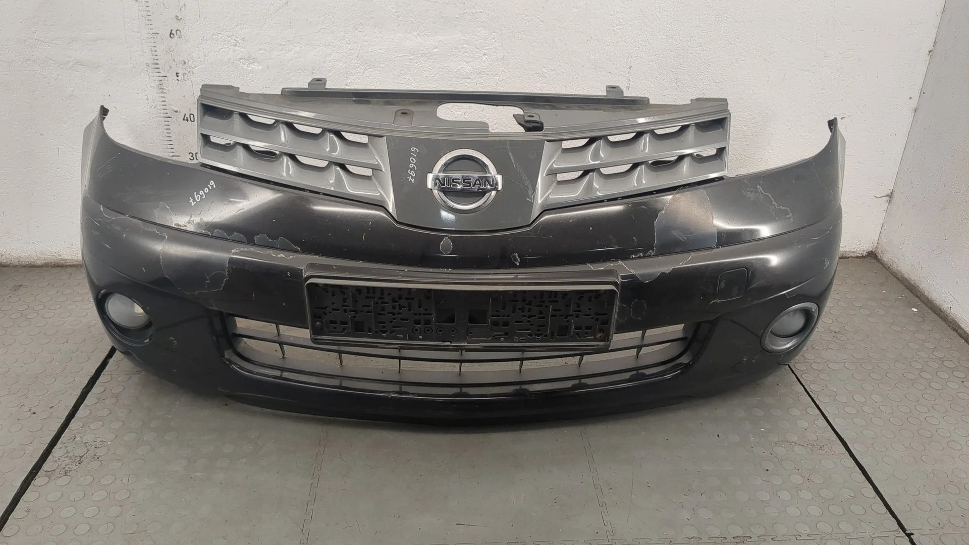 Бампер Nissan Note E11 2005-2013 КПП 5-ст.мех.(МКПП) CR14DE Бензин 1.4 л Инжектор