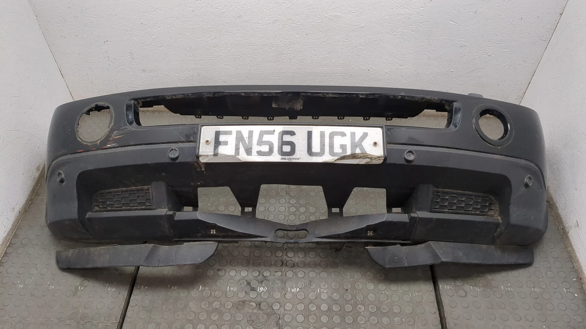 Бампер Land Rover Range Rover Sport 2005-2013 КПП автомат 4х4 (АКПП) 276DT Дизель 2.7 л Турбо