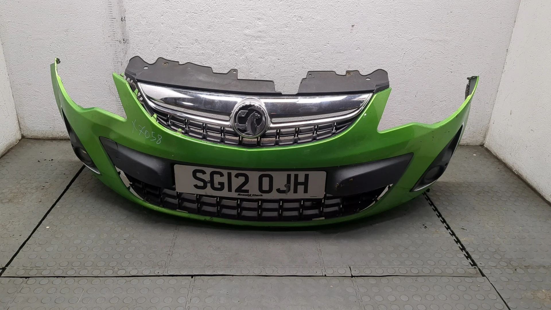 Бампер Opel Corsa D 2006-2014 КПП 5-ст.мех.(МКПП) A14XER Бензин 1.4 л Инжектор