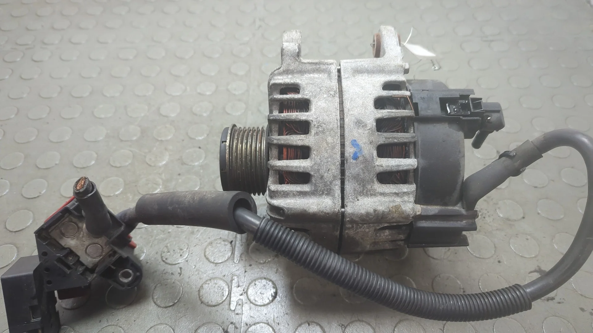 Генератор Volkswagen Touareg 2010-2014 КПП автомат 4х4 (АКПП) CGRA Бензин 3.6 л FSI