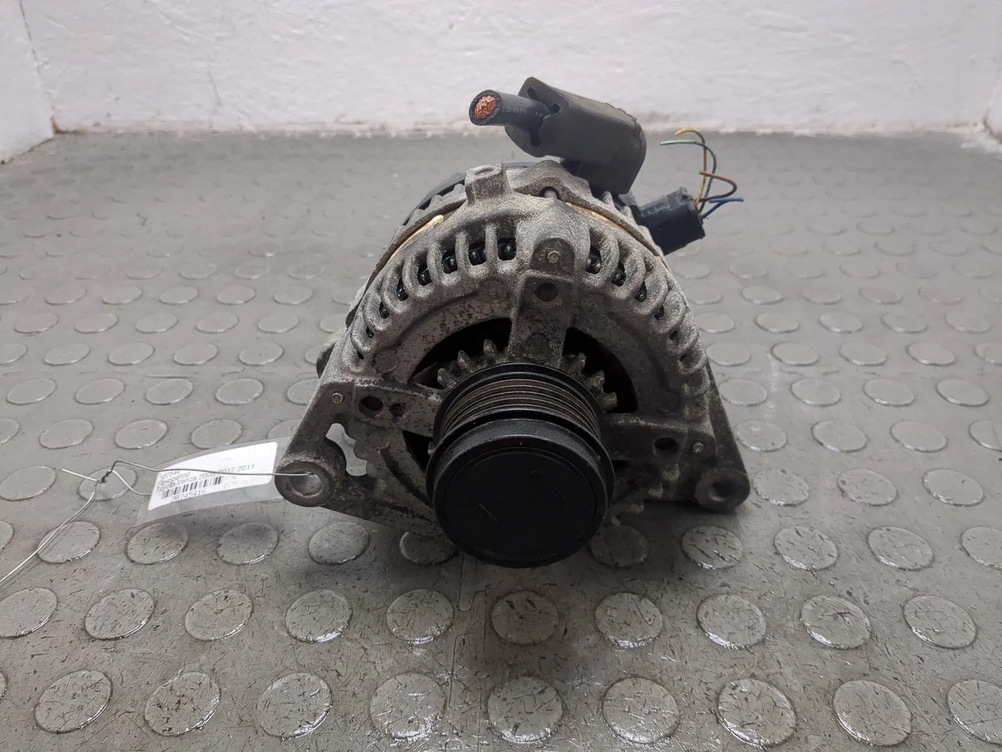 Генератор Toyota Venza 2008-2017 КПП автомат 4х4 (АКПП) 1ARFE Бензин 2.7 л Инжектор